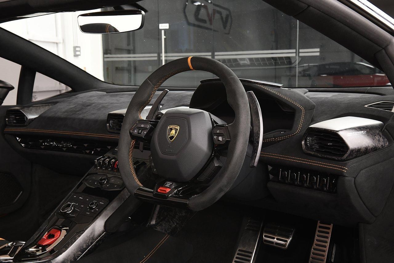 LAMBORGHINI HURACAN SPYDER LP 640-4 Performante 2dr LDF for sale UK - Slide 5
