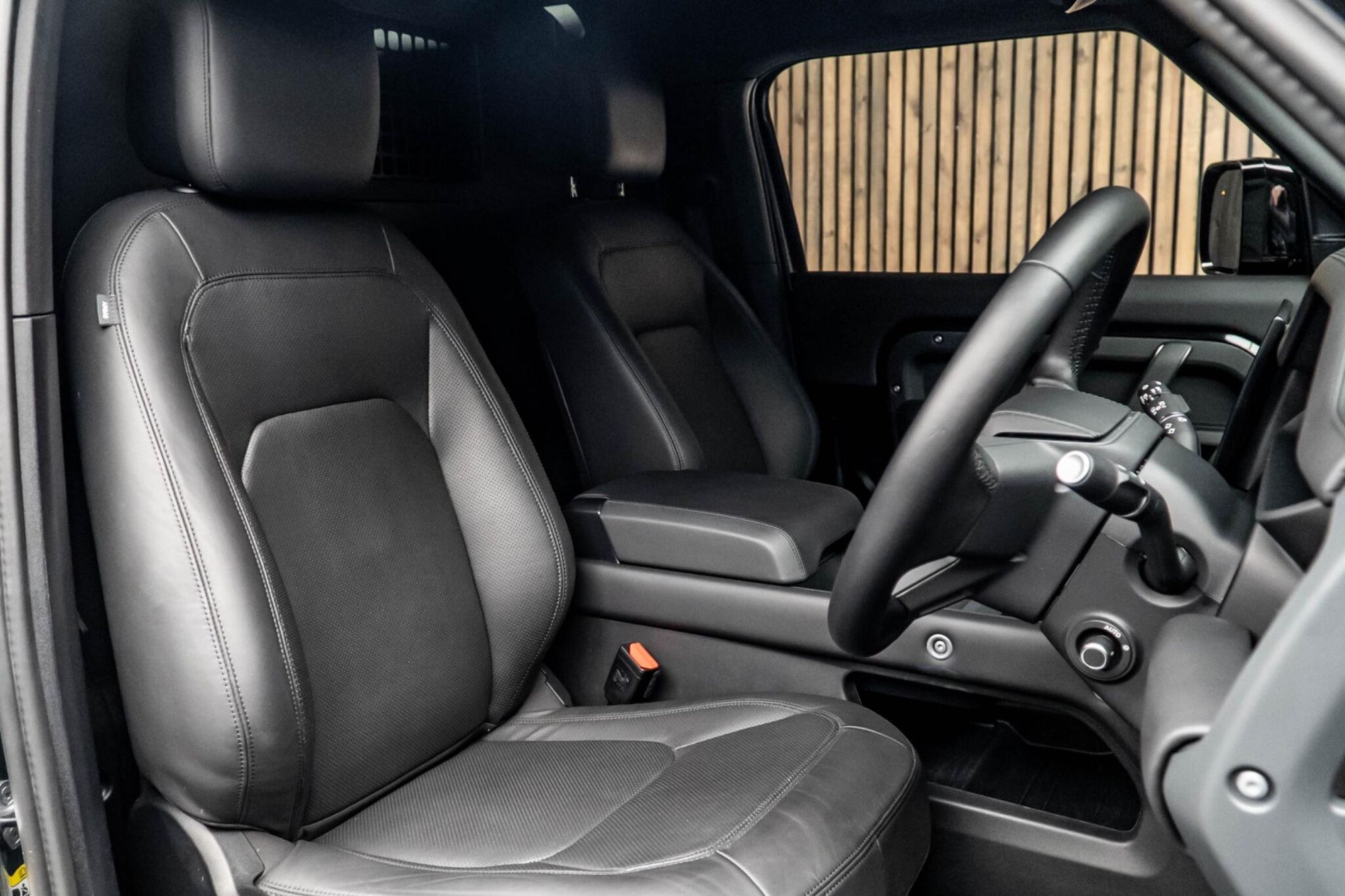 LAND ROVER DEFENDER 90 DIESEL 3.0 D350 Hard Top X-Dynamic HSE Auto for sale UK - Slide 2