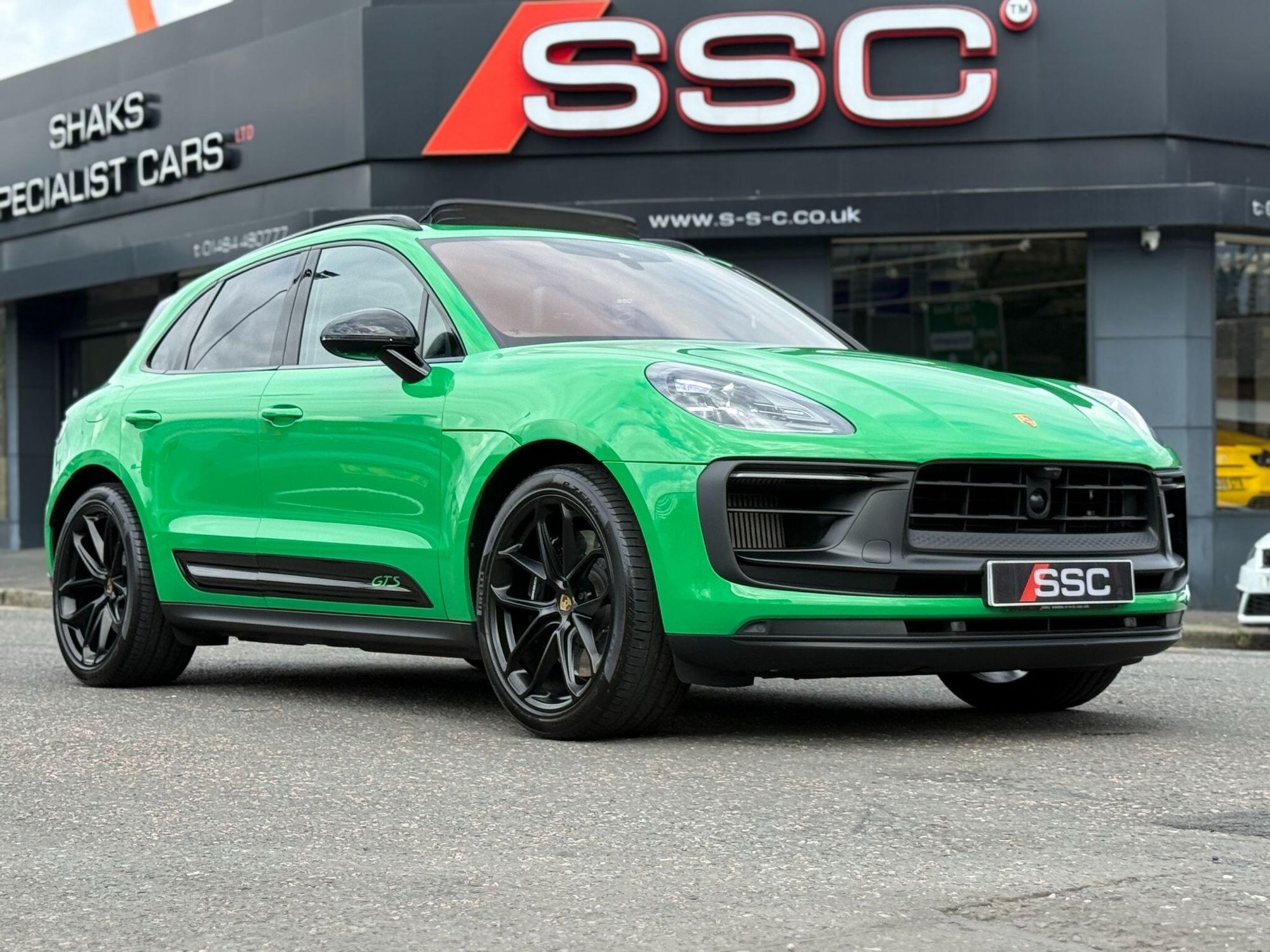 PORSCHE MACAN ESTATE GTS 5dr PDK for sale UK - Slide 5