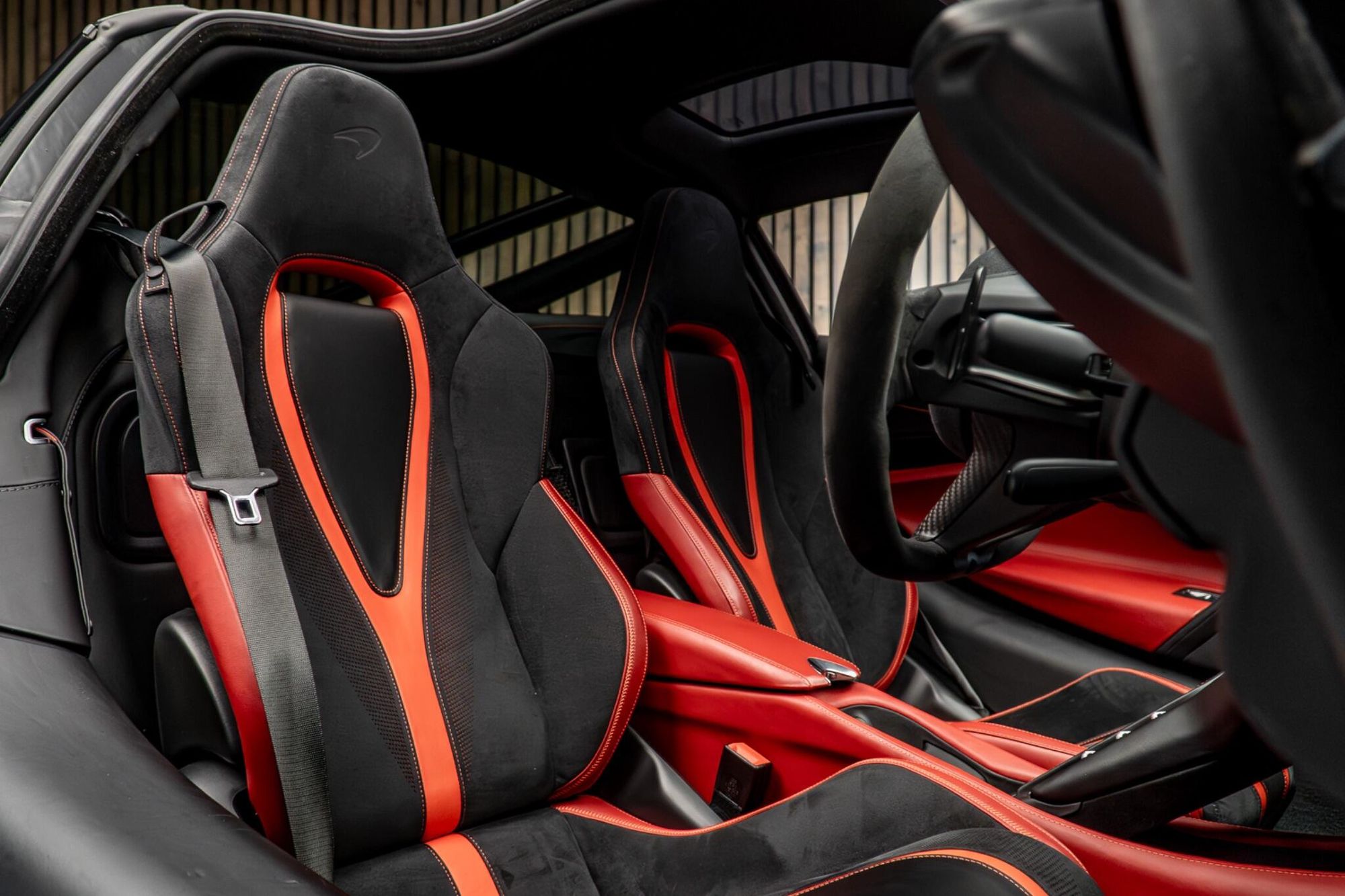 MCLAREN 720 S COUPE V8 Performance 2dr SSG Auto for sale UK - Slide 2