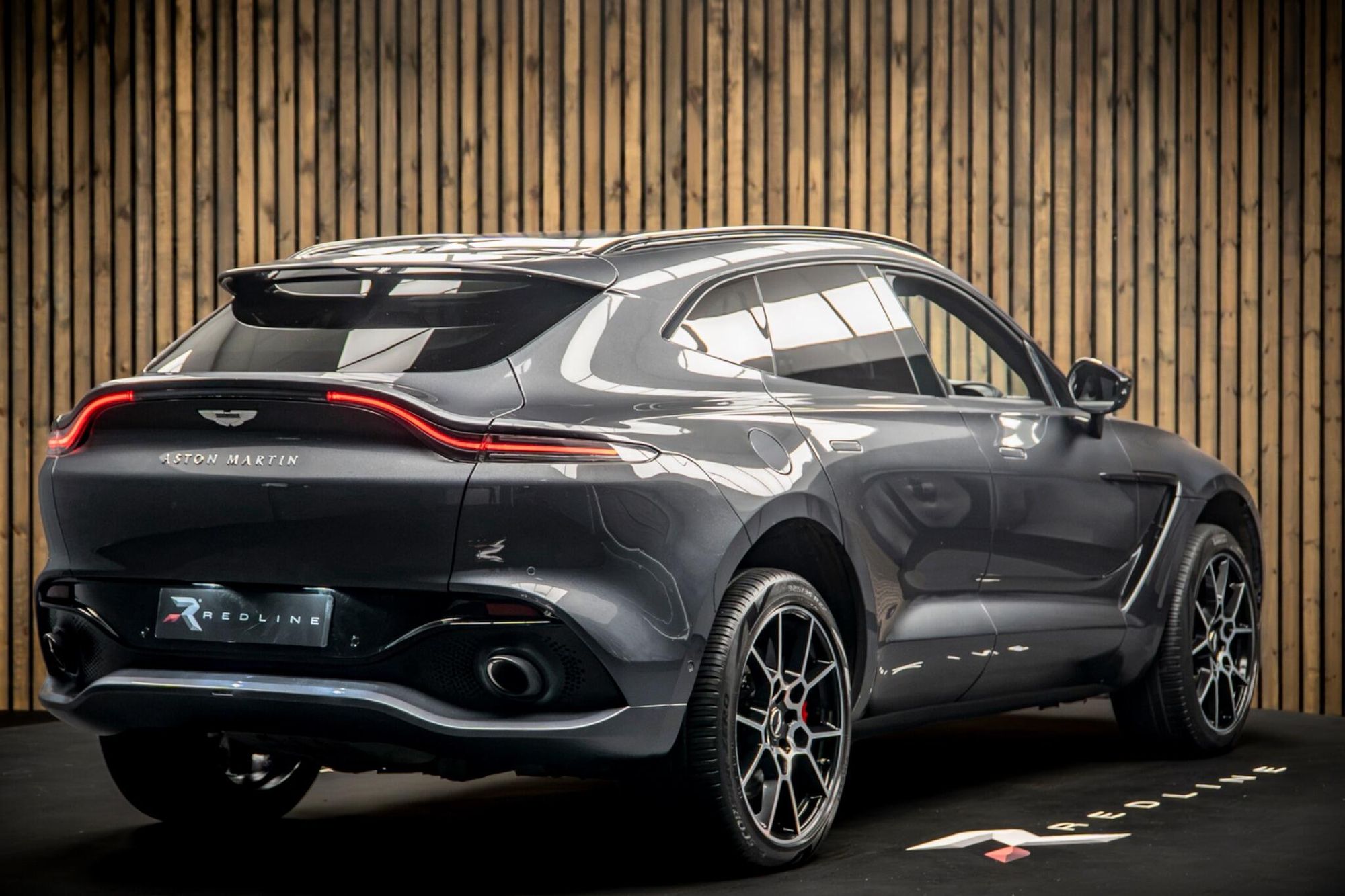 ASTON MARTIN DBX ESTATE V8 DBX707 5dr Touchtronic for sale UK - Slide 4