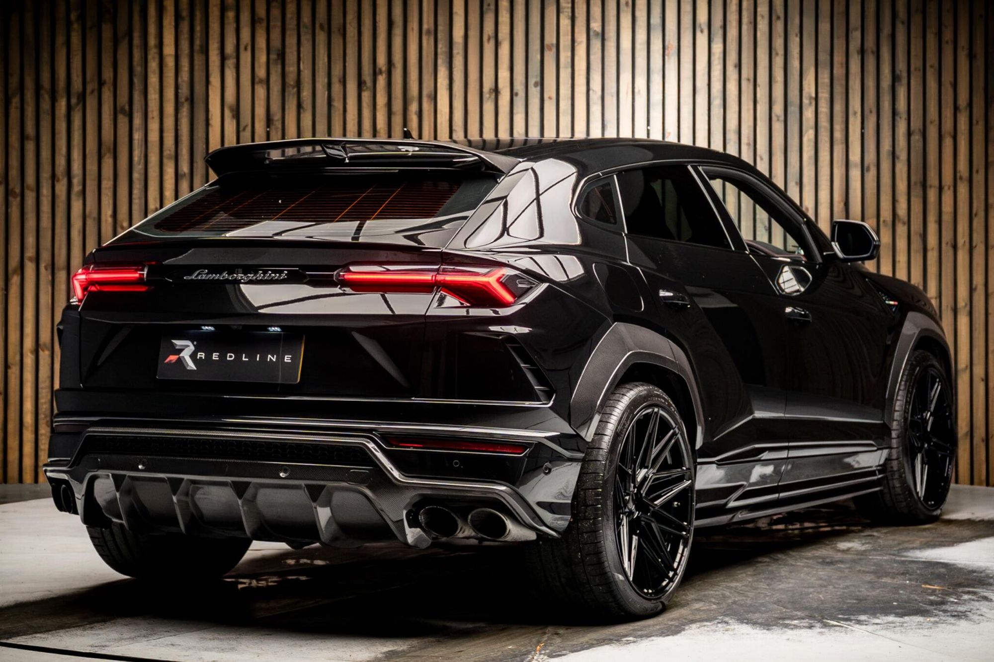 LAMBORGHINI URUS ESTATE 4.0T FSI V8 5dr Auto for sale UK - Slide 4