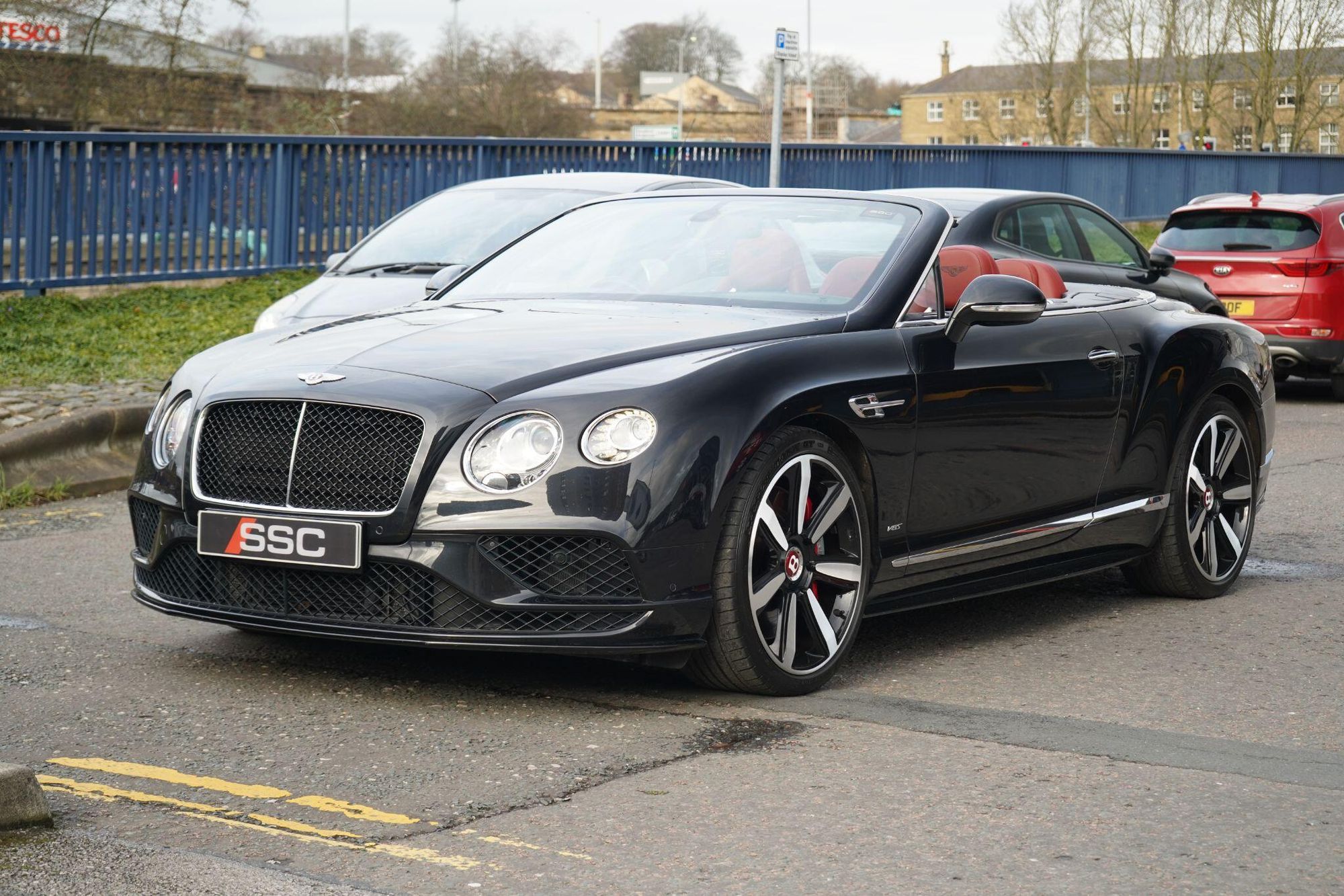 BENTLEY CONTINENTAL GTC CONVERTIBLE 4.0 V8 S 2dr Auto for sale UK - Slide 7