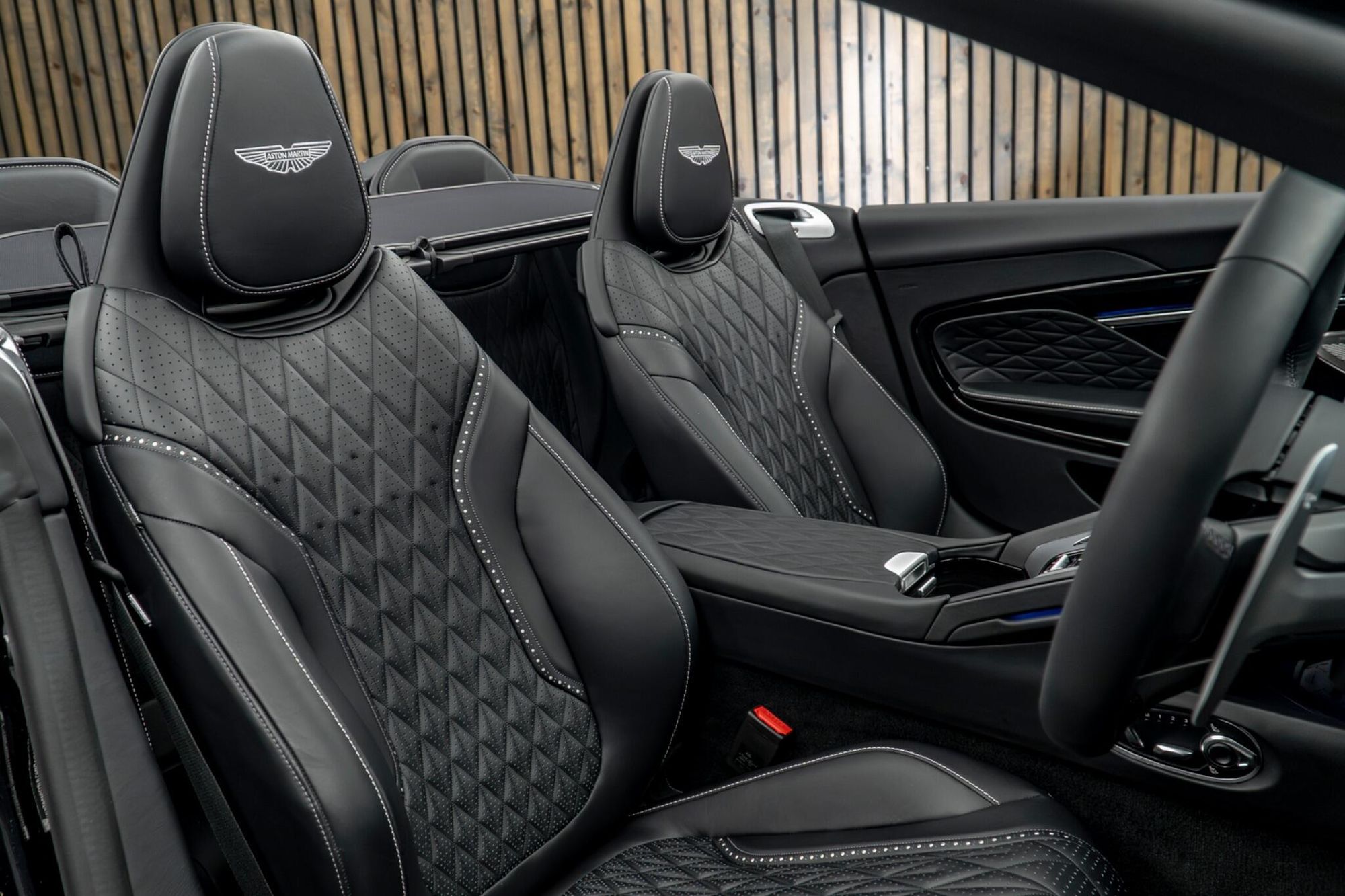ASTON MARTIN DB12 CONVERTIBLE V8 Volante 2dr Auto for sale UK - Slide 2