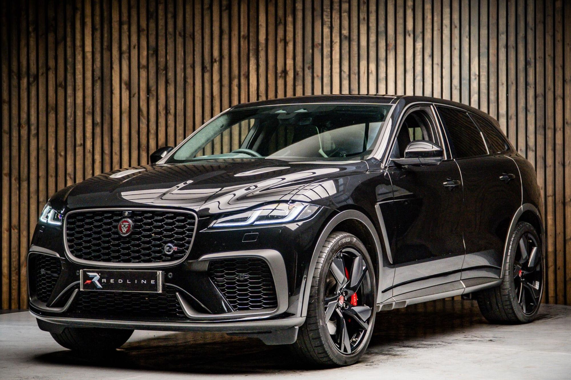 JAGUAR F-PACE ESTATE 5.0 V8 550 SVR 5dr Auto AWD for sale UK - Slide 8