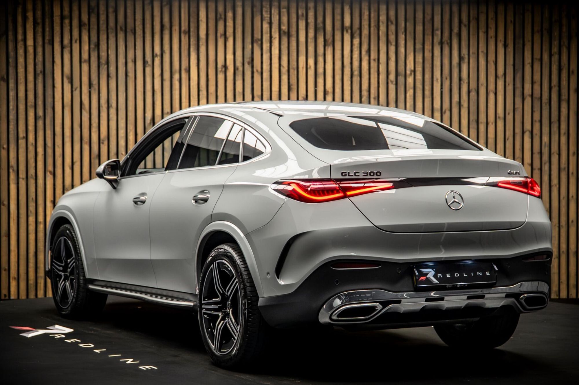 MERCEDES-BENZ GLC ESTATE GLC 300 4Matic AMG Line Premium Plus 5dr 9G-Tronic for sale UK - Slide 3