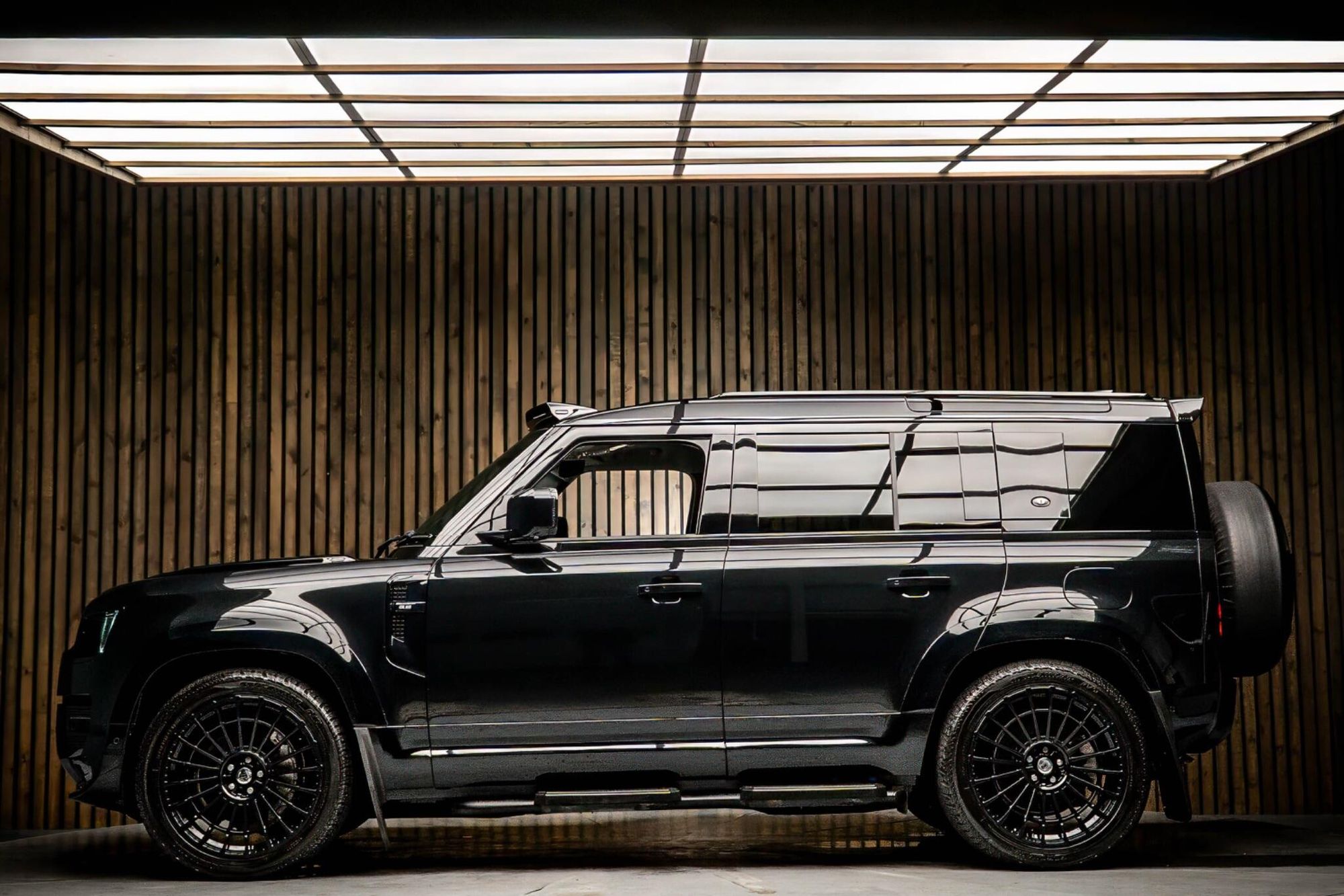 LAND ROVER DEFENDER ESTATE SPECIAL EDITIONS 2.0 P400e XS Edition 110 5dr Auto for sale UK - Slide 6