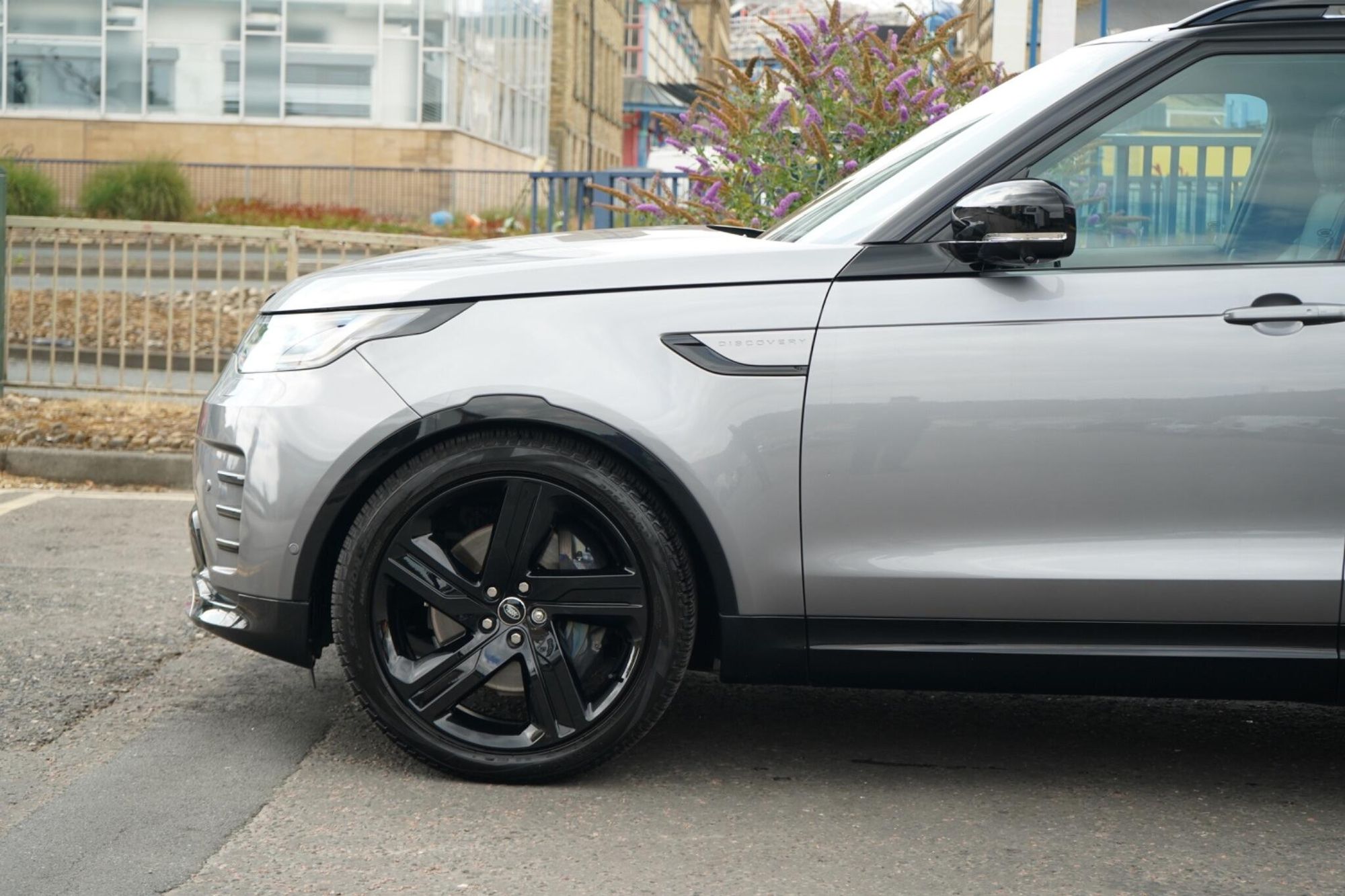 LAND ROVER DISCOVERY DIESEL SW 3.0 D350 Dynamic HSE 5dr Auto for sale UK - Slide 9