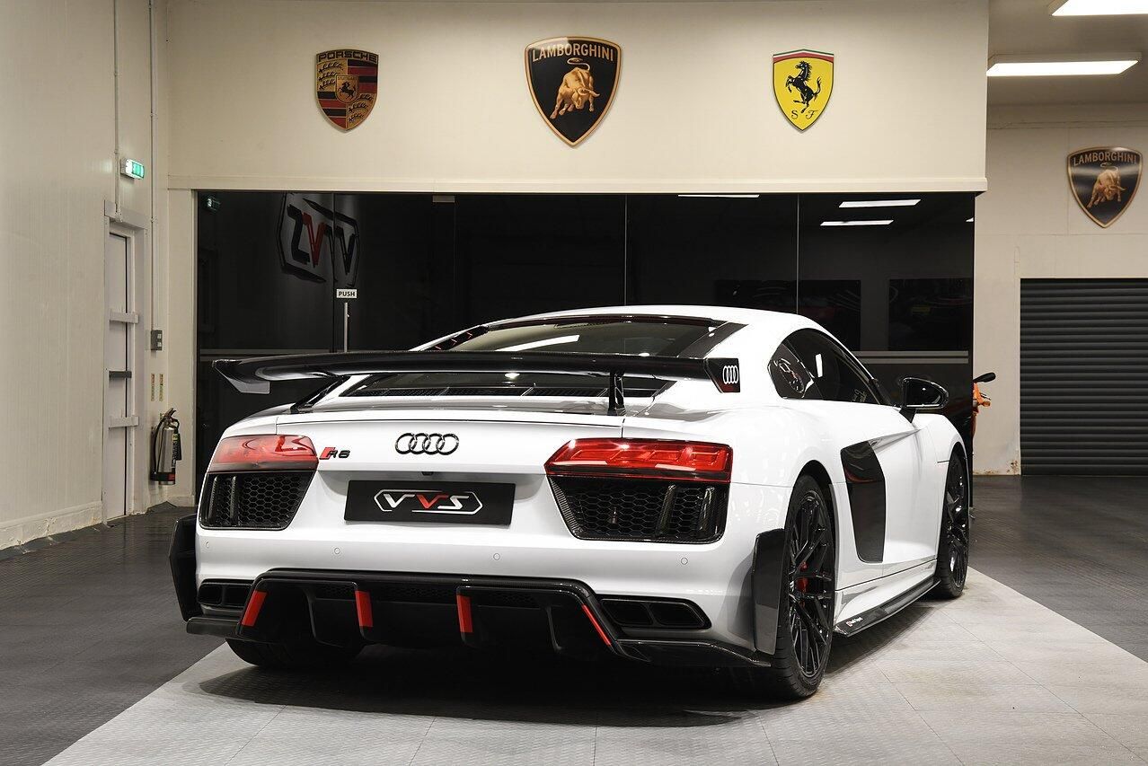 AUDI R8 COUPE 5.2 FSI V10 Plus Quattro 2dr S Tronic for sale UK - Slide 3