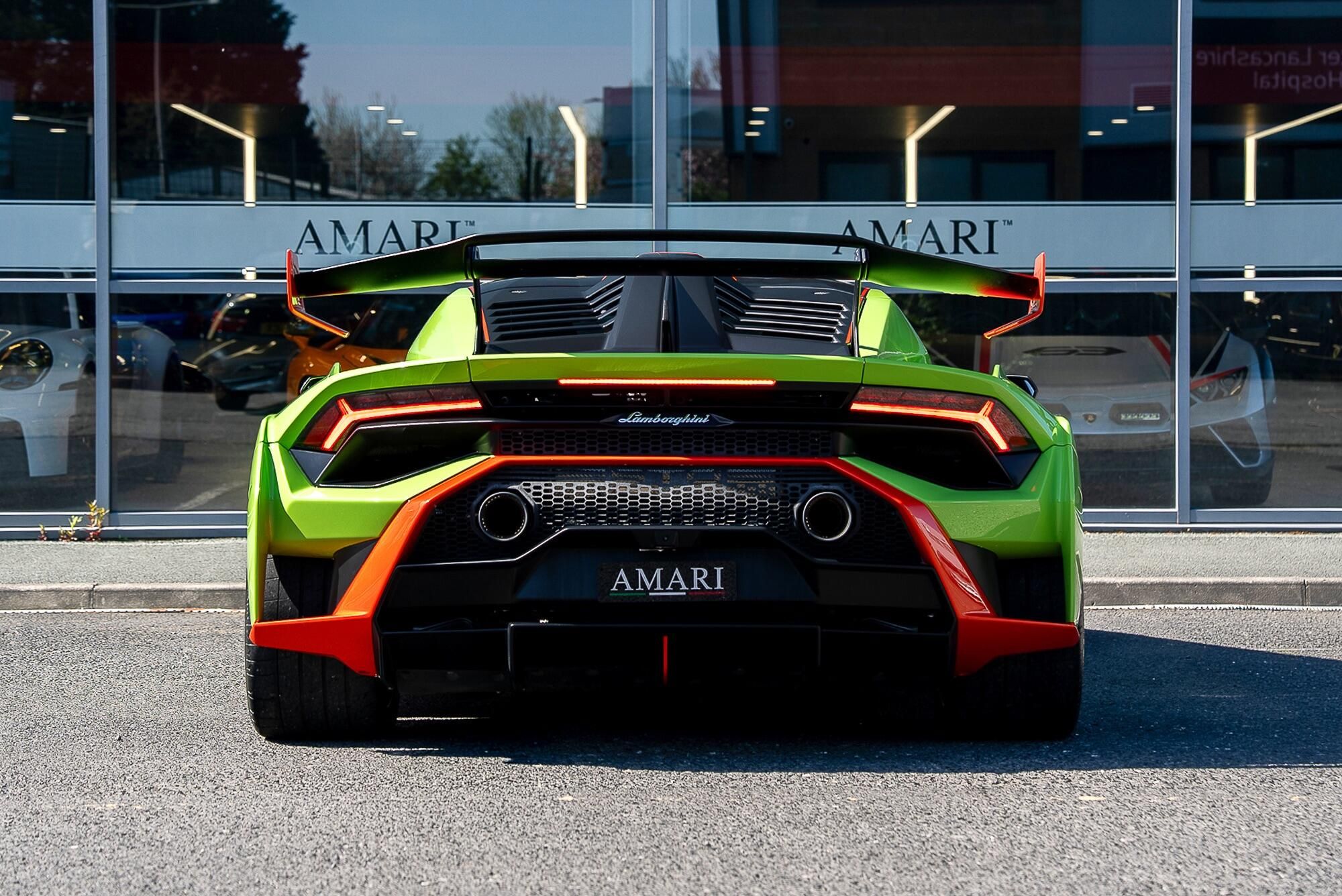 LAMBORGHINI HURACAN EVO COUPE 5.2 V10 640 STO 2dr Auto for sale UK - Slide 3