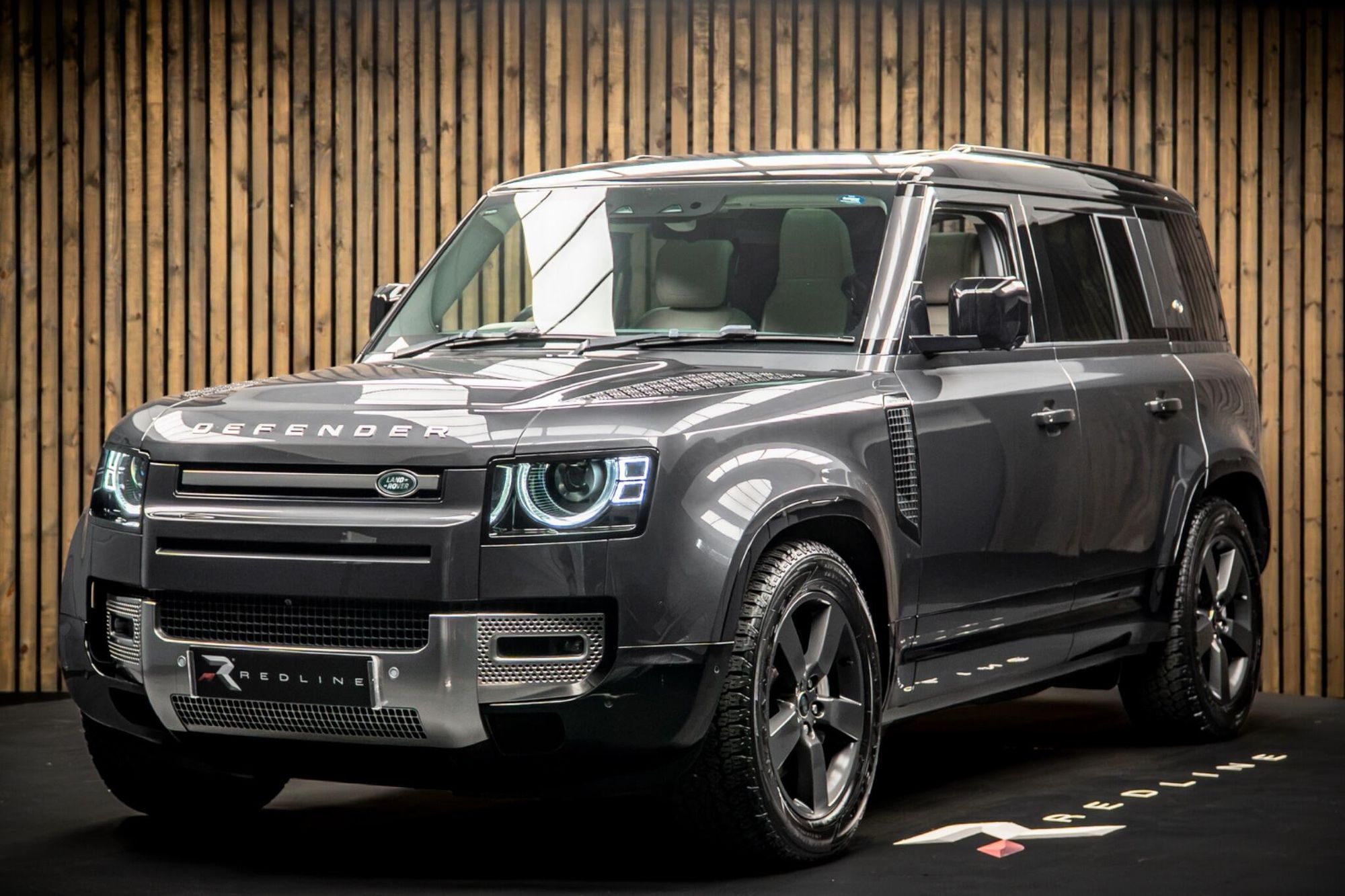 LAND ROVER DEFENDER DIESEL ESTATE 3.0 D300 HSE 110 5dr Auto for sale UK - Slide 8
