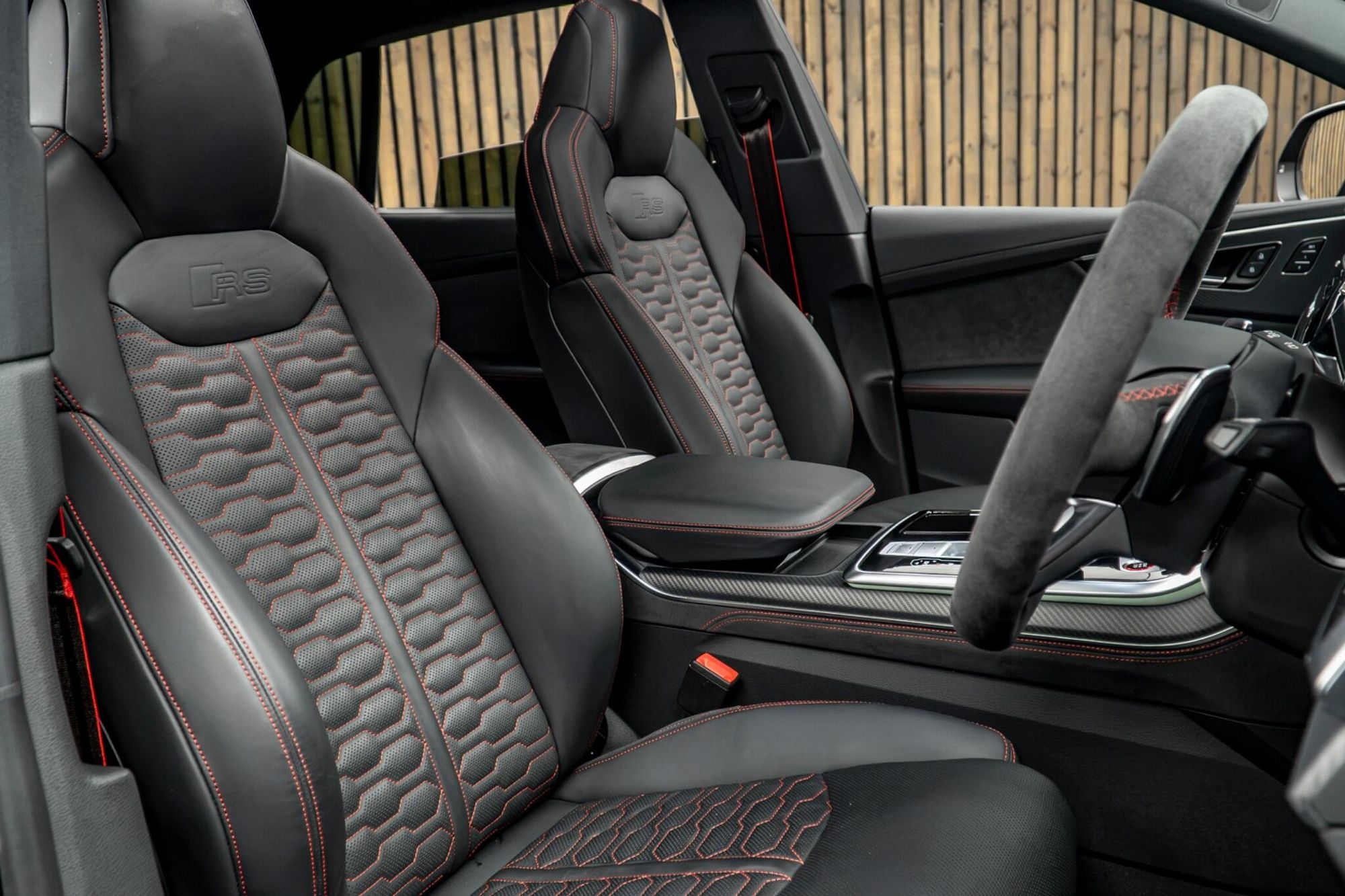 Audi RS Q8 Suv TFSI 640 Performance Carbon Vorsprung Quattro Tiptronic 5 Door Auto for sale UK - Slide 2