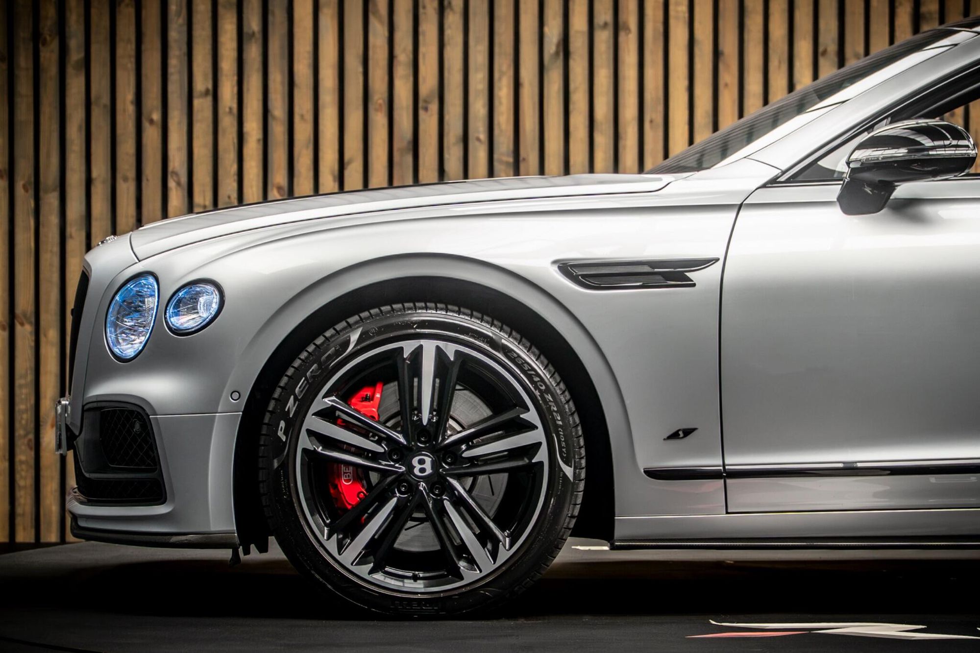 BENTLEY FLYING SPUR SALOON 3.0 V6 Hybrid S 4dr Auto for sale UK - Slide 9