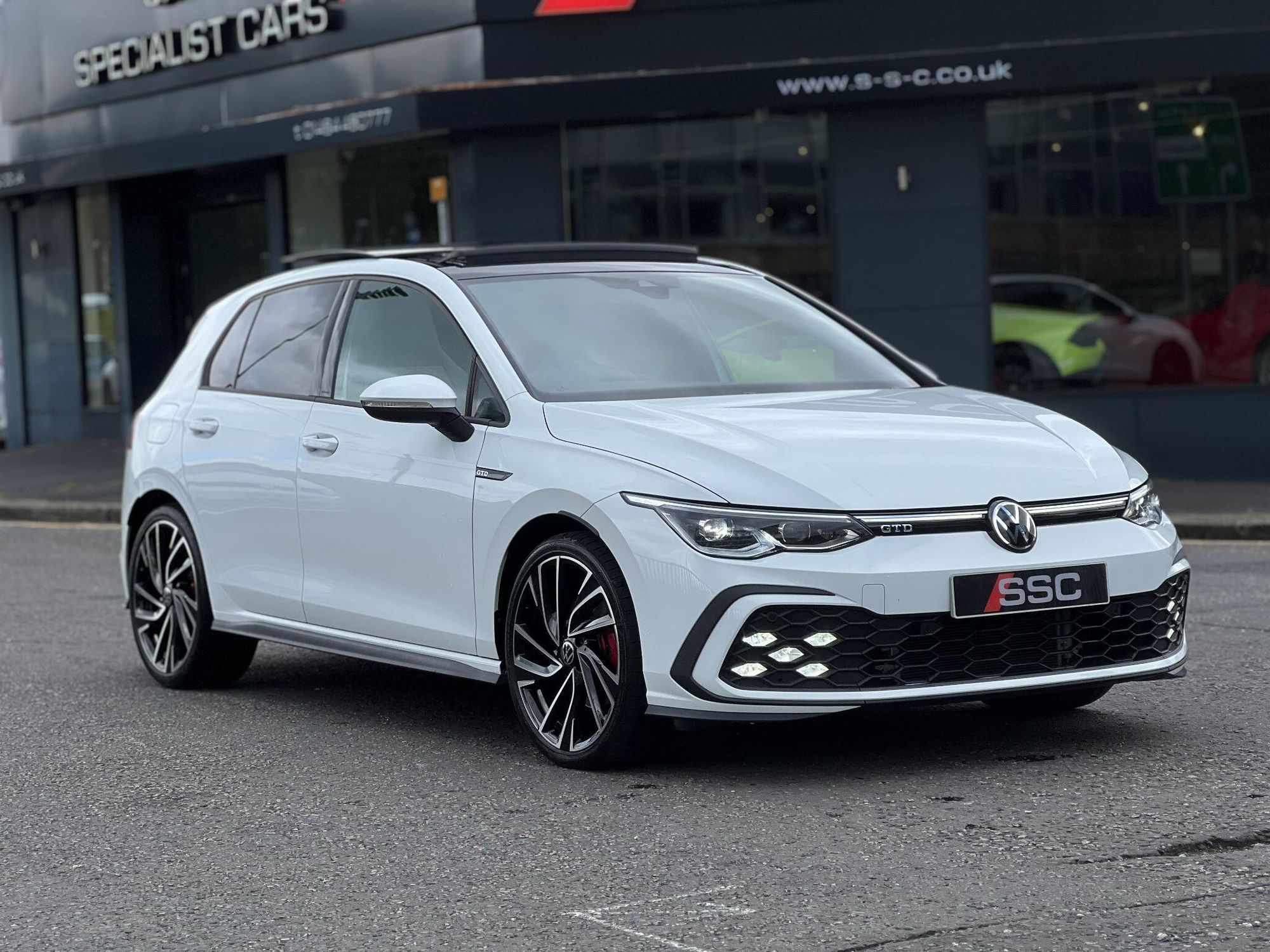 VOLKSWAGEN GOLF DIESEL HATCHBACK 2.0 TDI 200 GTD 5dr DSG for sale UK - Slide 5